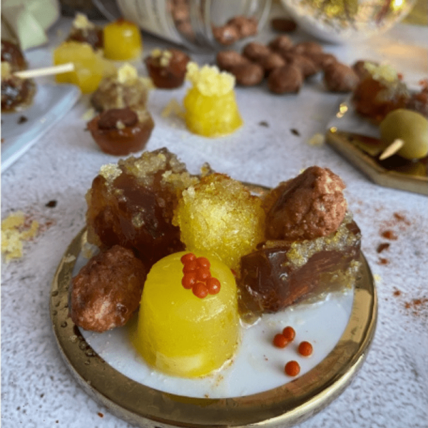 Vermouth sweets with caramelized almonds and olive oil sweets with cheese
